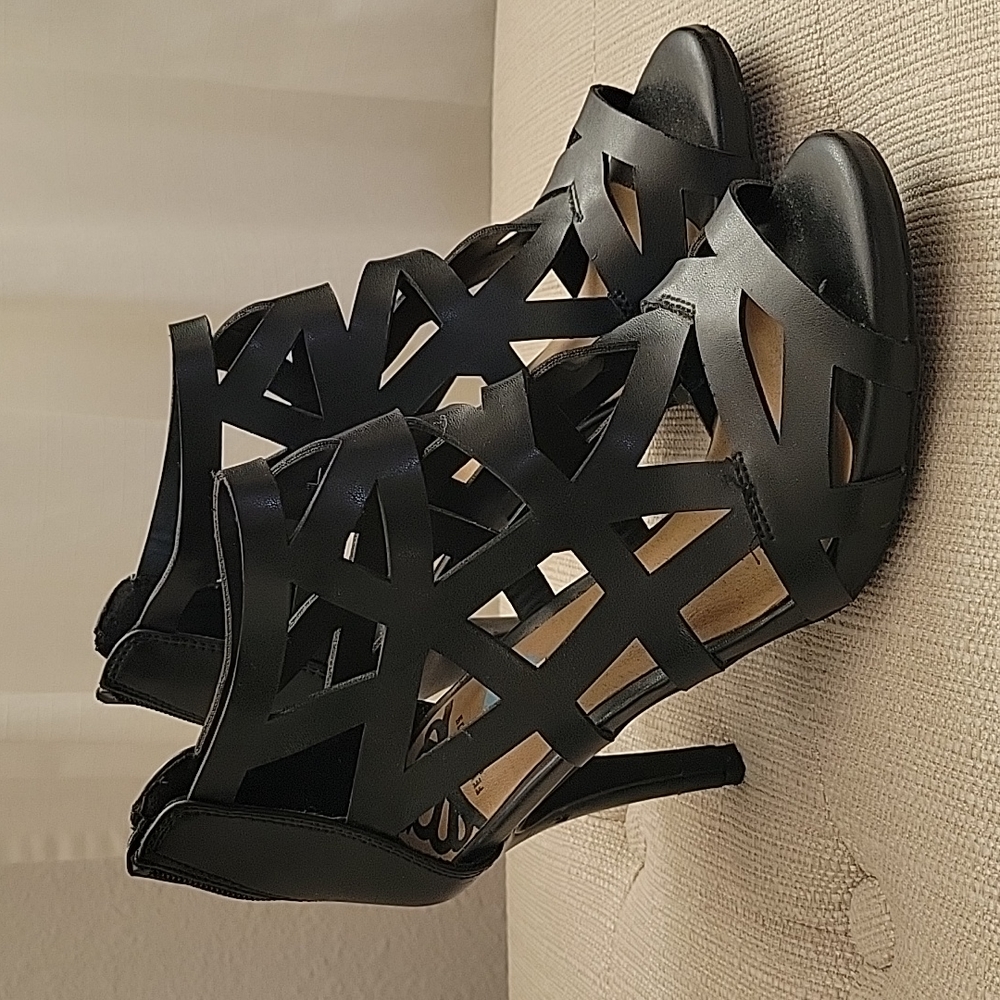 Feralicious Black Strappy Heels Pumps 6.5